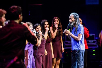 Bobby McFerrin, Gimme5 ve Chromas İzleyenleri Büyüledi!