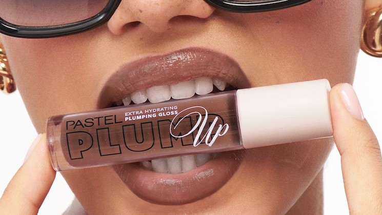 Pastel Plump Up Gloss’a yaz ışıltısı katacak 4 yeni trend renk