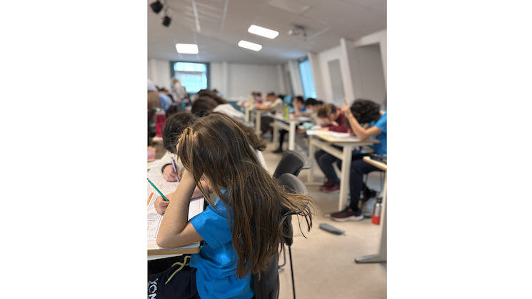 YÖM Okulları’nın öğrencileri, matematik olimpiyatlarından 11 altın madalyayla döndü