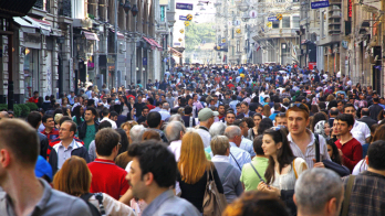 Yaşamlarından memnun ve geleceğe dair umutlu olan gençlerin oranı 5 yıldır düşüyor