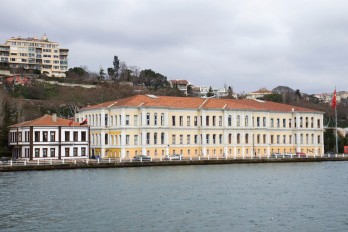 Öğrenciler uluslararası müfredat uygulayan devlet liselerine yöneliyor