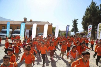Karamanlı 1700 Çocuk Sinema İle Tanıştı!