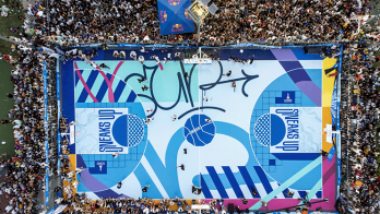  İzmir'de Basketbol Tutkunları Smaç Gösterilerinde Buluştu